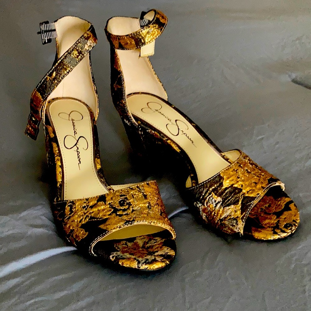 New never with heels